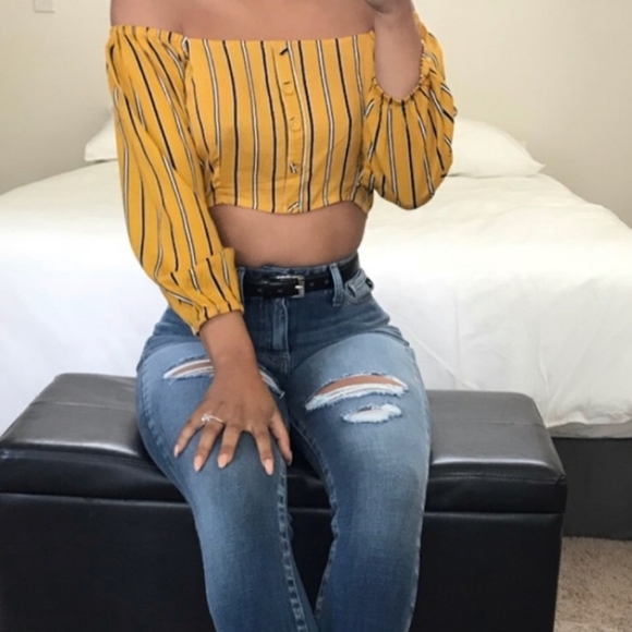 Off the Shoulder Crop Top - Picture 1 of 4